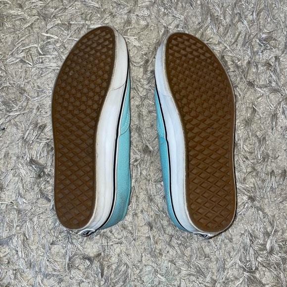 Vans - Picture 2 of 2